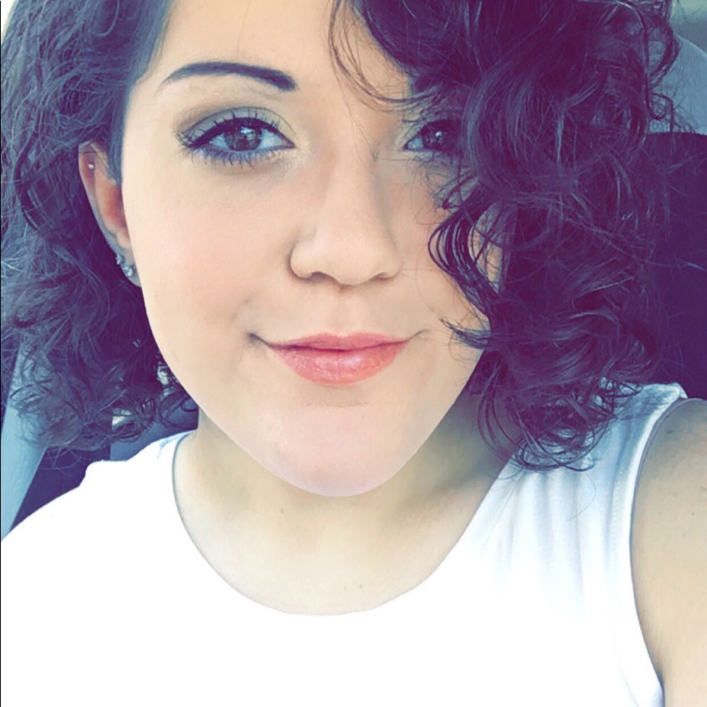 Meet your Posher, Lauren